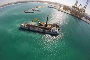 EX1900 Backhoe Dredger