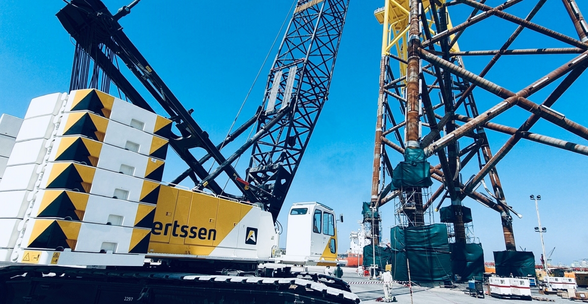 Two HSC Crawler Cranes SCX2800 for Aertssen Machinery Services UAE